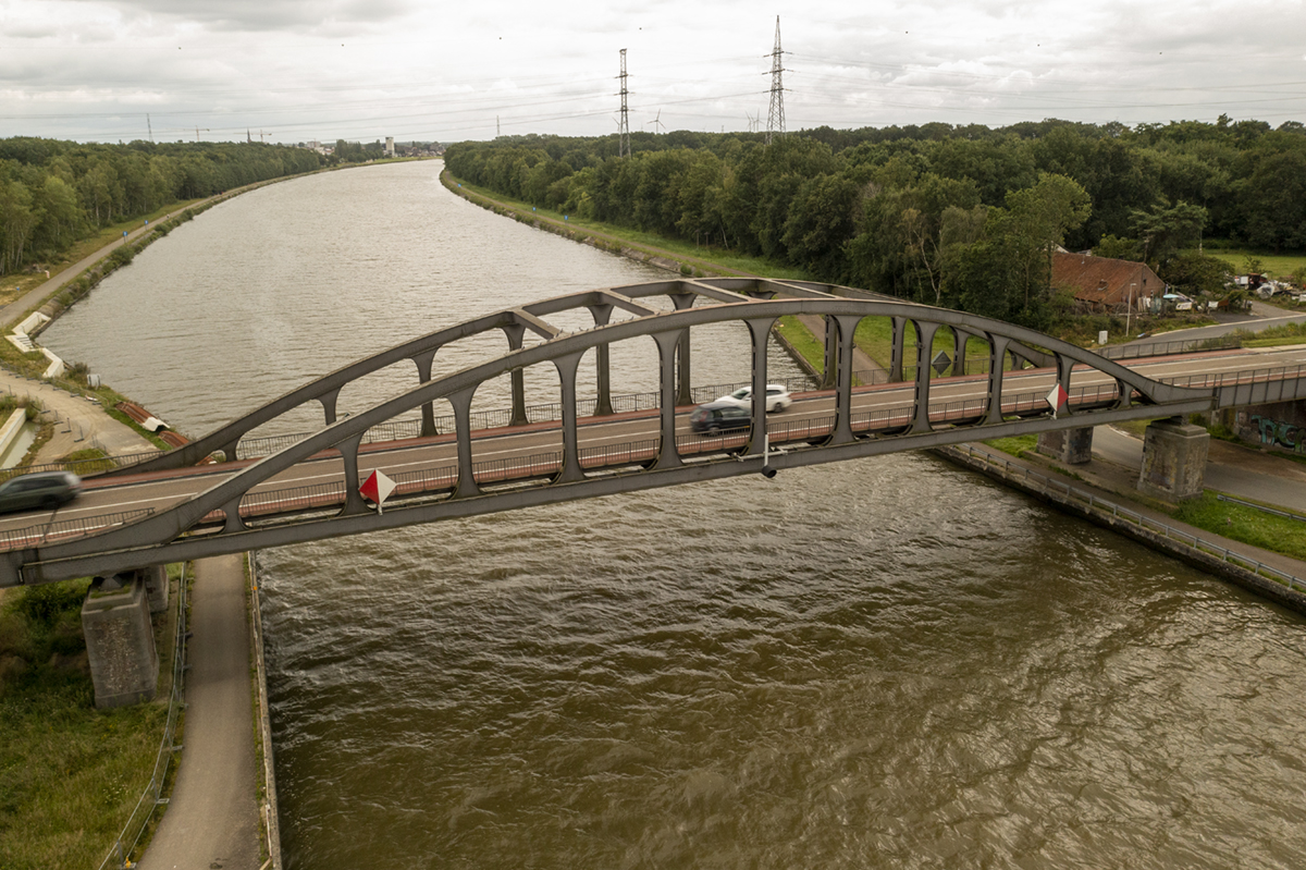 brug dronebeeld