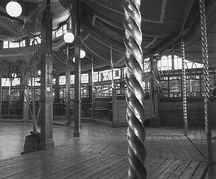 spiegeltent01