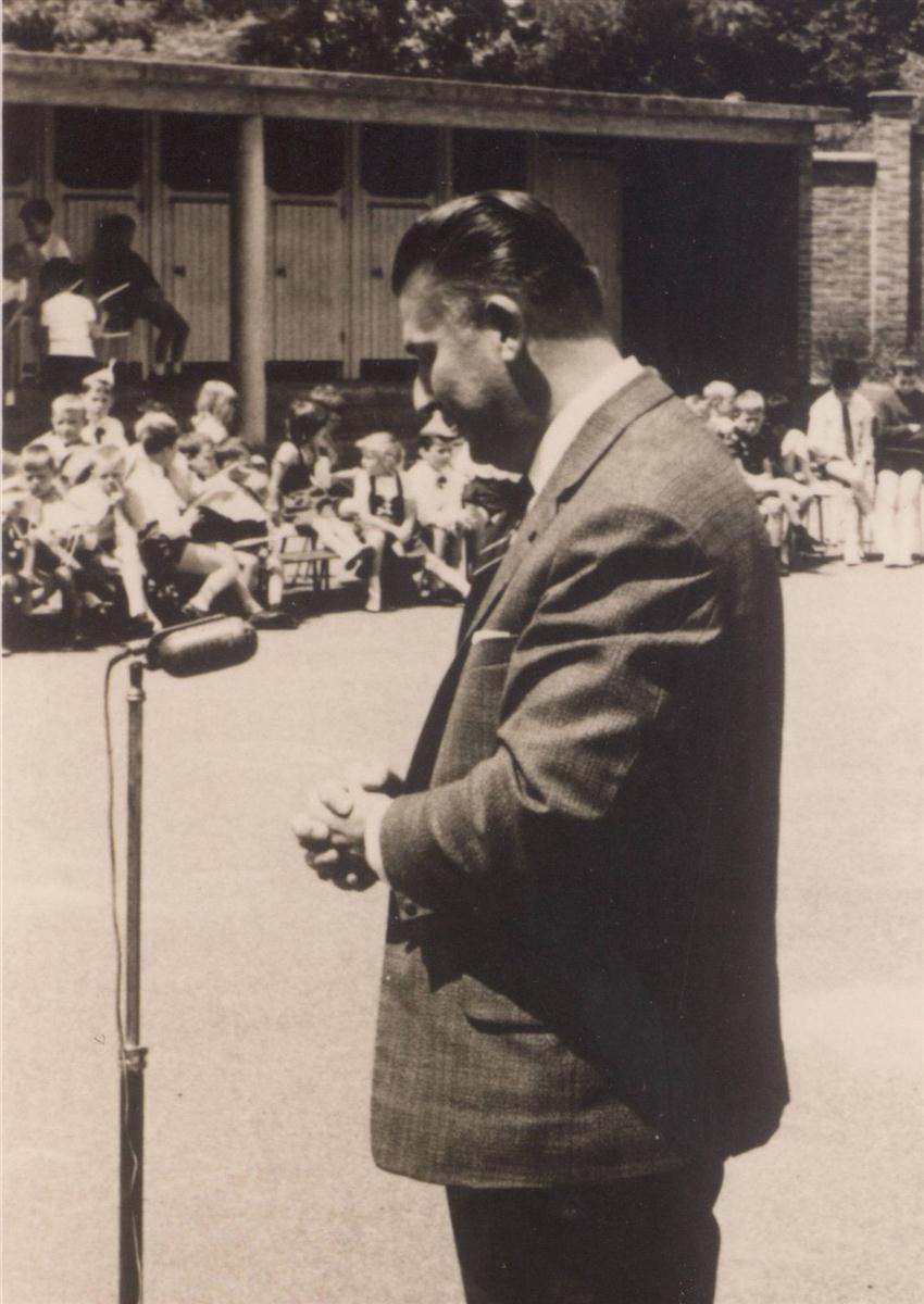13 Burgemeester Louis Hermans