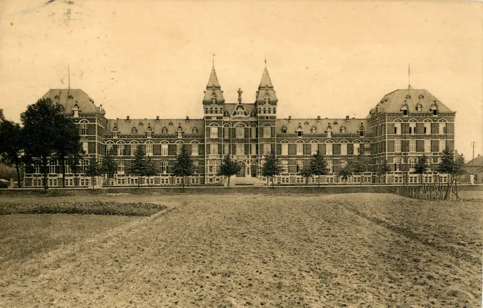 College002